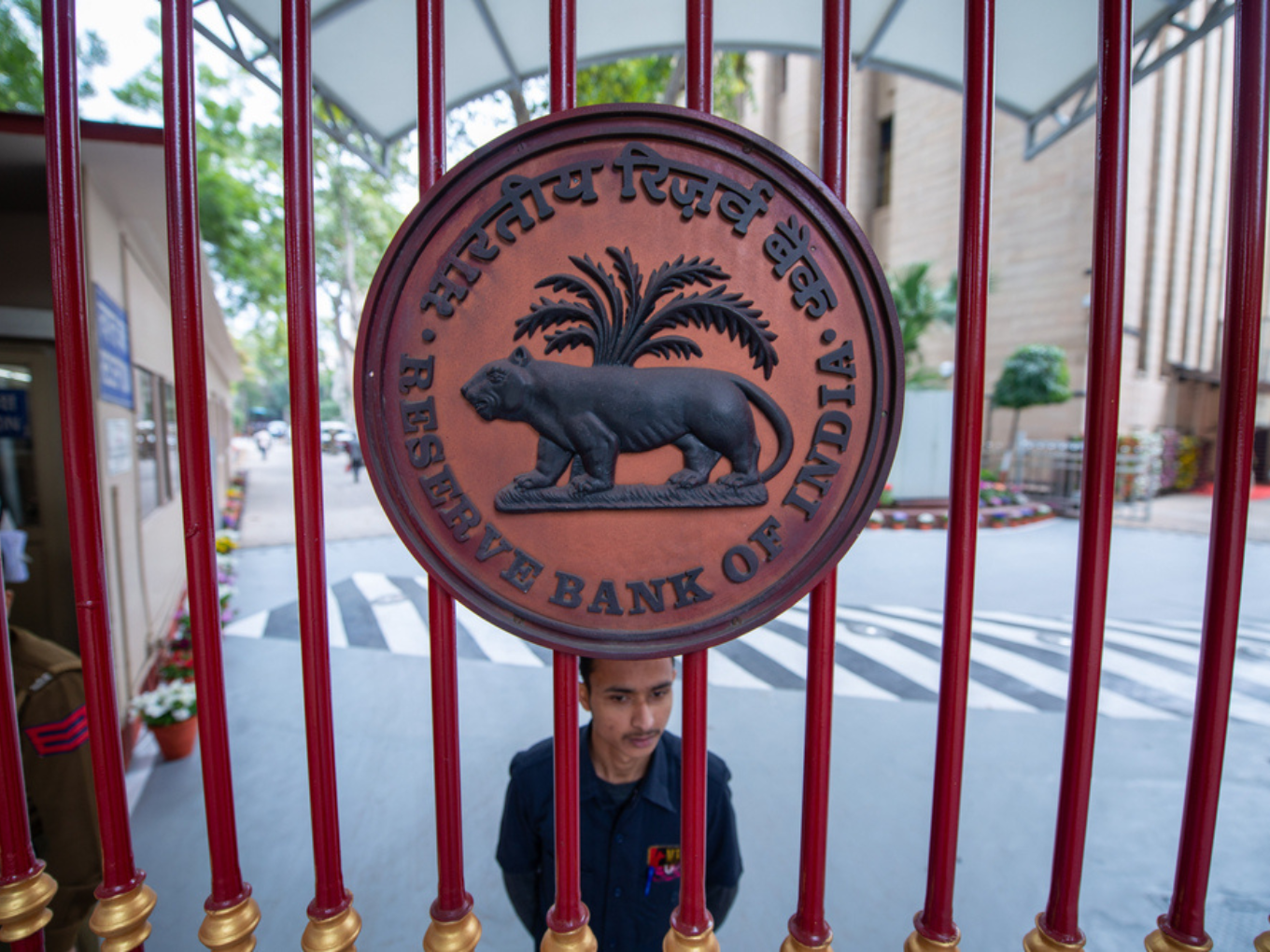 RBI Directs Talkcharge To Stop Issuing Wallets, Refund Balances
