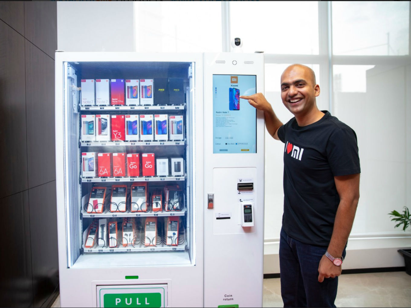 Xiaomi Has A New Way To Sell Phones — Vending Machines!