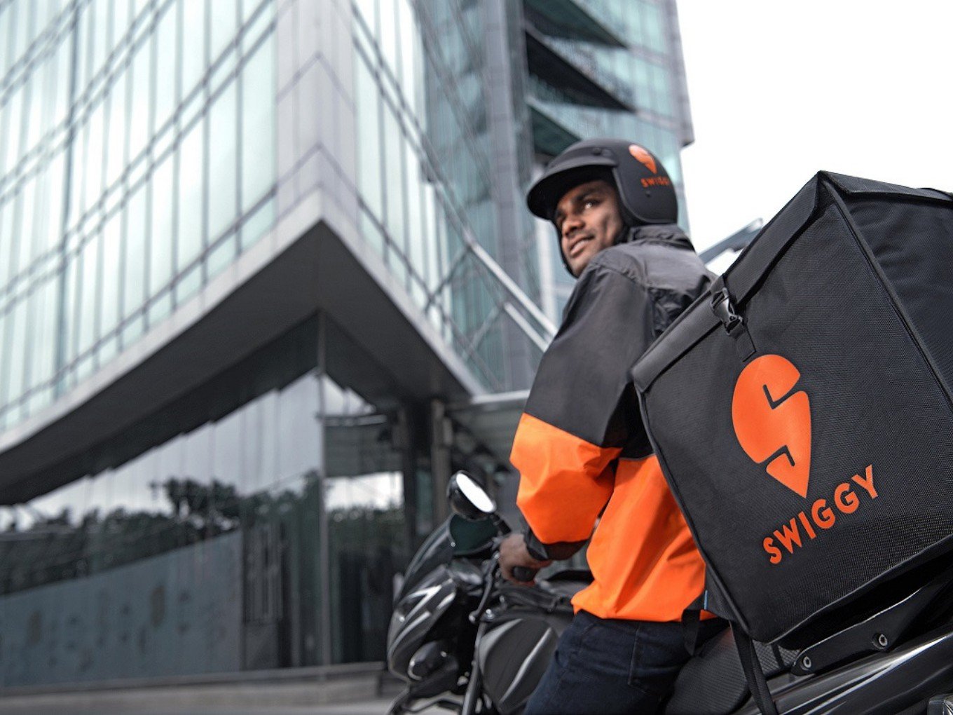 Bengaluru Police Warns Swiggy, Zomato Over Reckless Delivery Riders