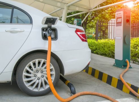 EESL, Hindustan Petroleum To Set Up EV Charging Points Across India