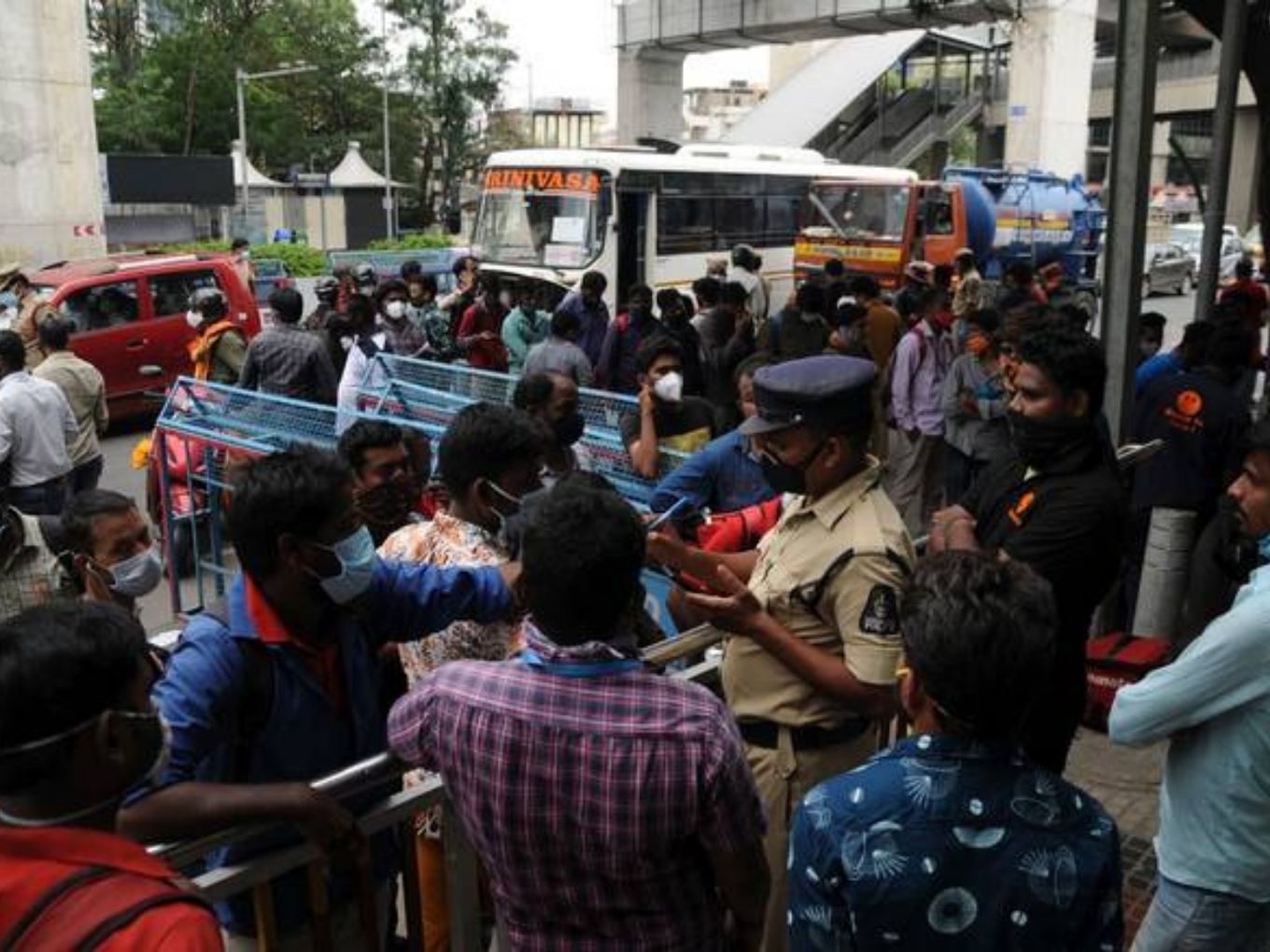 Zomato, Swiggy, Dunzo Delivery Workers Face The Wrath Of Police In Hyderabad
