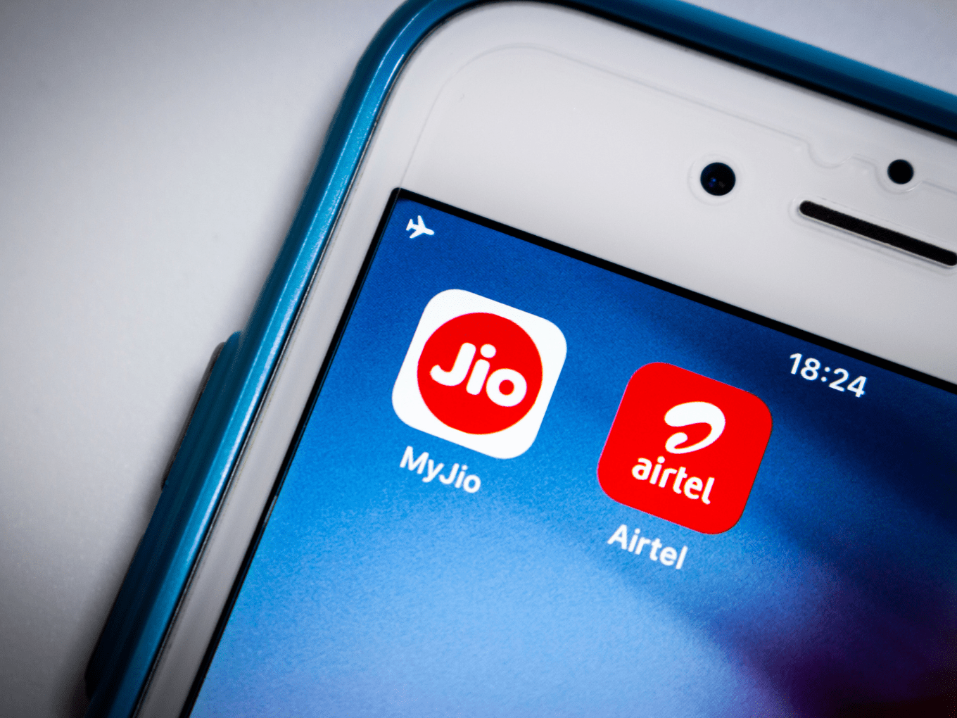 Airtel Plans Co-Branded Smartphones To Retain 2G Users As JioPhone Gets Delayed