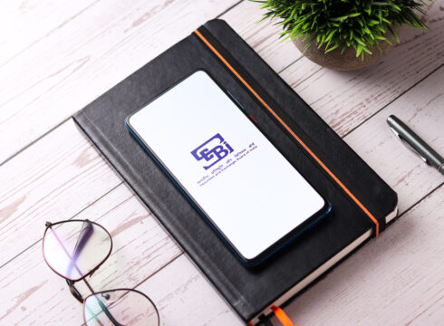 SEBI Unveils ‘Saa₹thi’ App To Educate And Inform Investors Summary The app aims to create awareness about the basic securities markets concepts, KYC process, trading and settlement among others It is available in both English and Hindi on the Play Store and the App Store Last month, SEBI had warned mutual funds against making investments in crypto-related products until it's bill and regulations are in place The Securities and Exchange Board of India (SEBI) has launched a mobile app for educating investors called ‘Saa₹thi’ at a recently held event attended by SEBI officials.