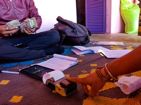 How Microfinance Institutions Can Help Fintech Startups Penetrate Into Rural India