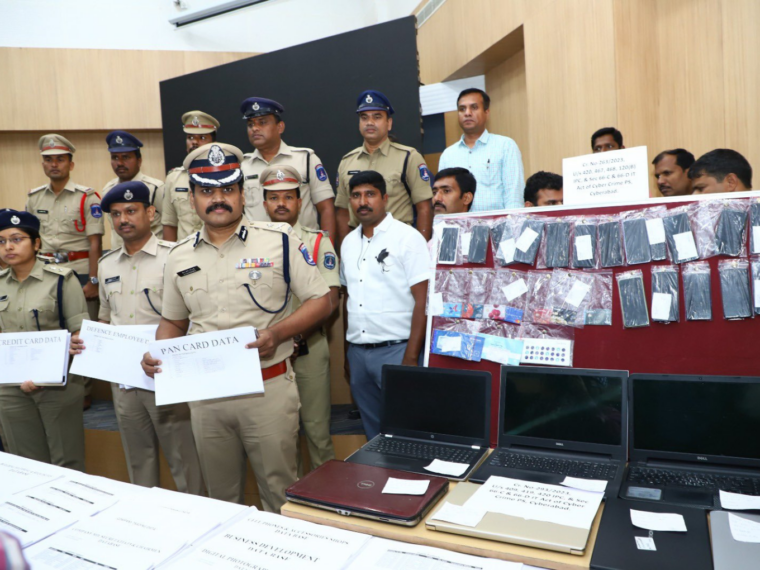 Telangana Cops Arrest 10 Fraudsters For Duping Credit Cardholders, Stealing Confidential Bank Data