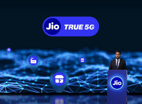 Jio Looking To Raise $2 Bn In Debt To Fund Nationwide 5G Rollout