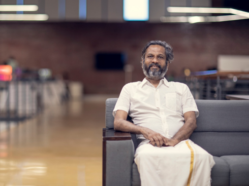 Leading Public Company Harder Than Private Firm: Zoho’s Vembu